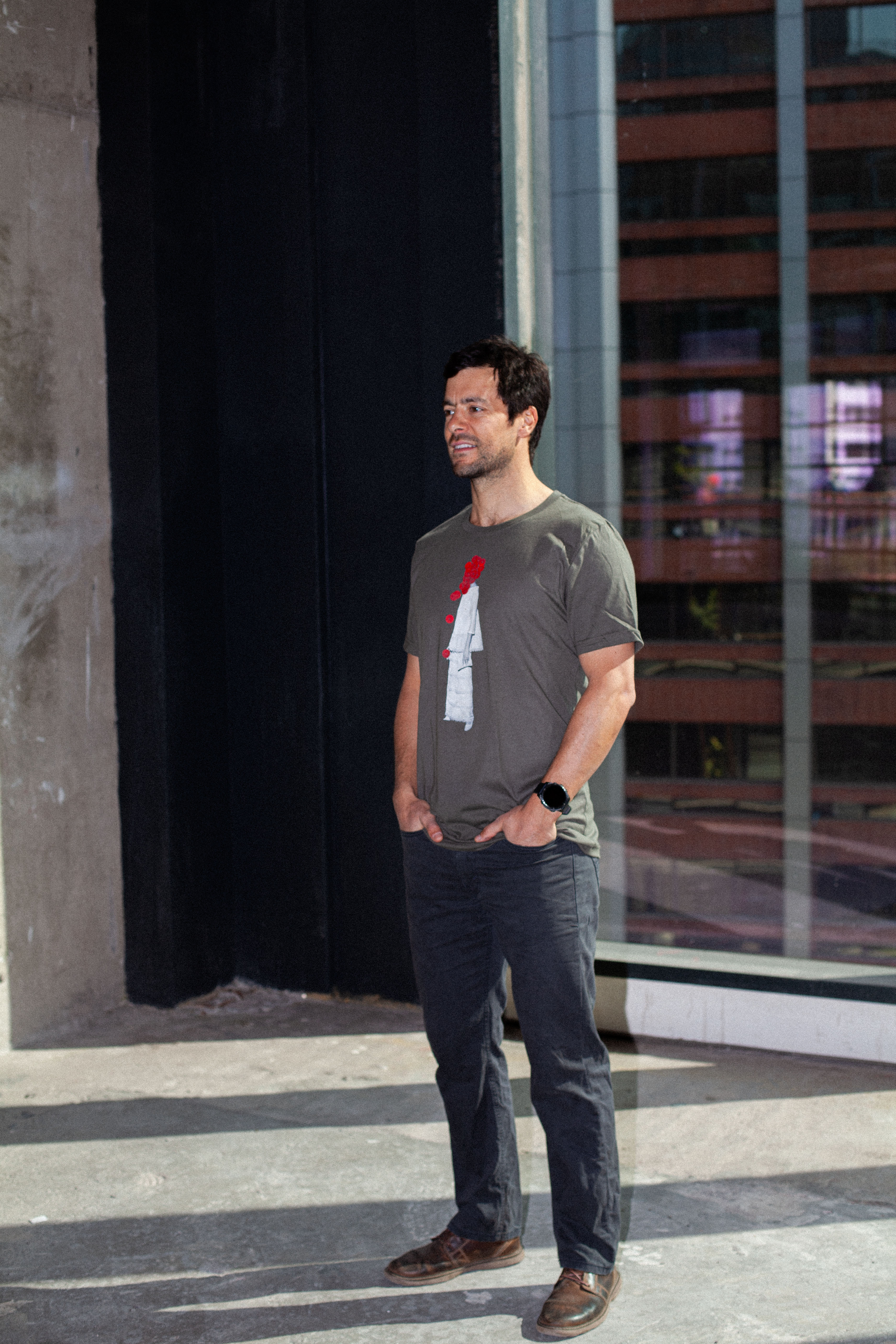 BOTONES ROJOS T-SHIRT // Classic Fit (ART3.001)