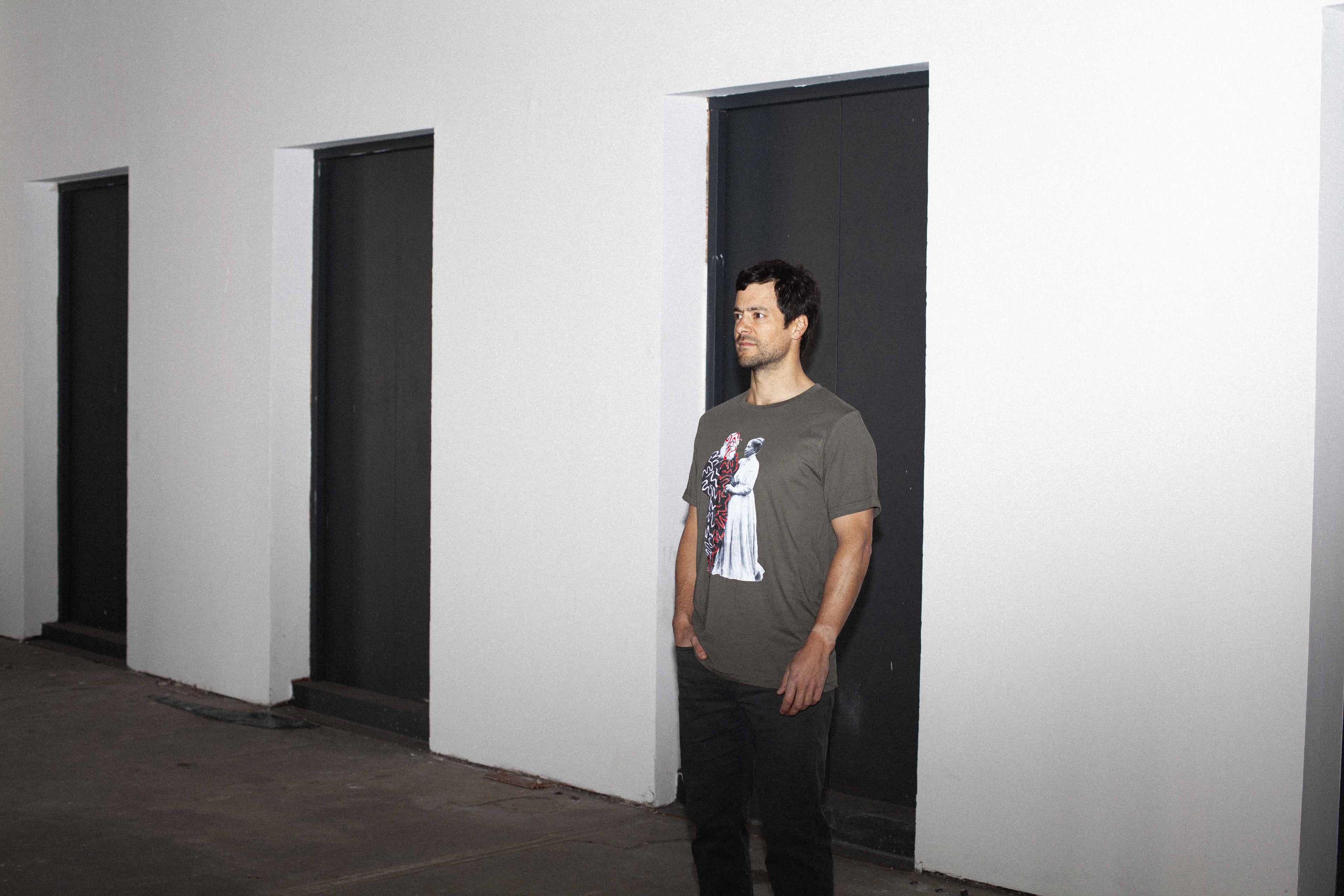 TOLSTOY T-SHIRT // Classic Fit (ART3.001)